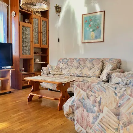 Triestevillas Casatarvisio Ct4, Huge Terrace Facing Nature, 6 Guests *